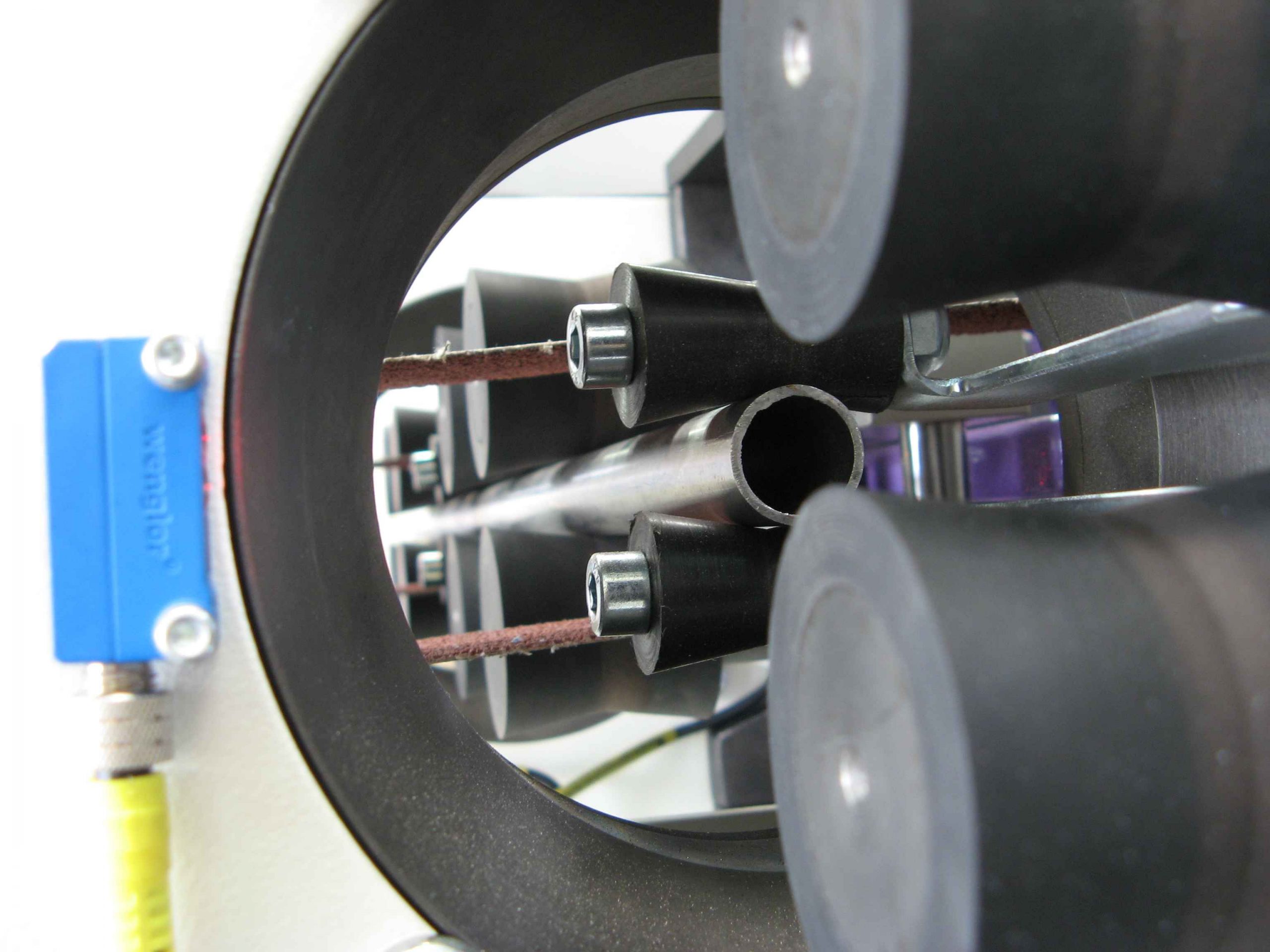 B3-ML100-3Z-Round-Pipe-Polishing-machine-feeding-stainless-steel-tube_11zon-scaled
