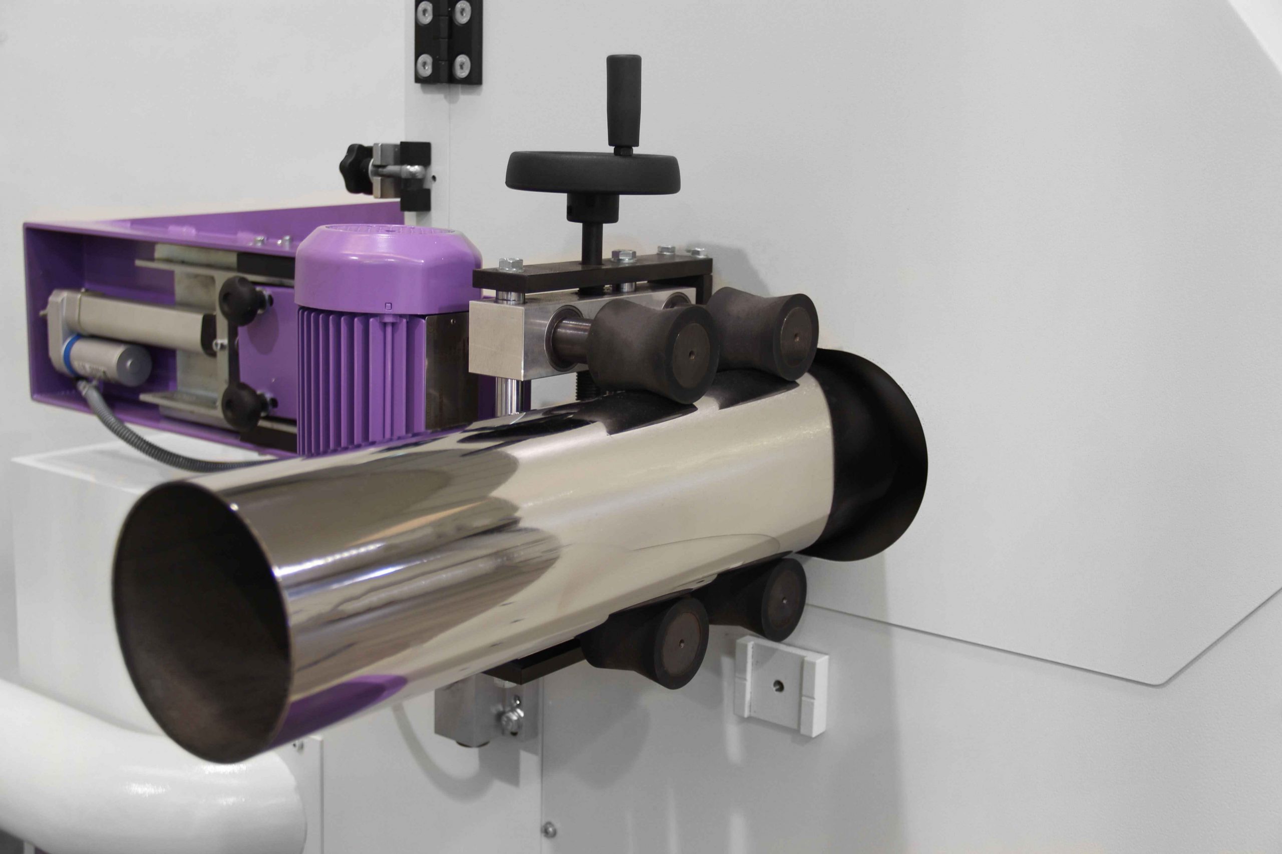 Straight-Tube-High-Gloss-Mirror-Polishing-with-MP100_11zon-scaled