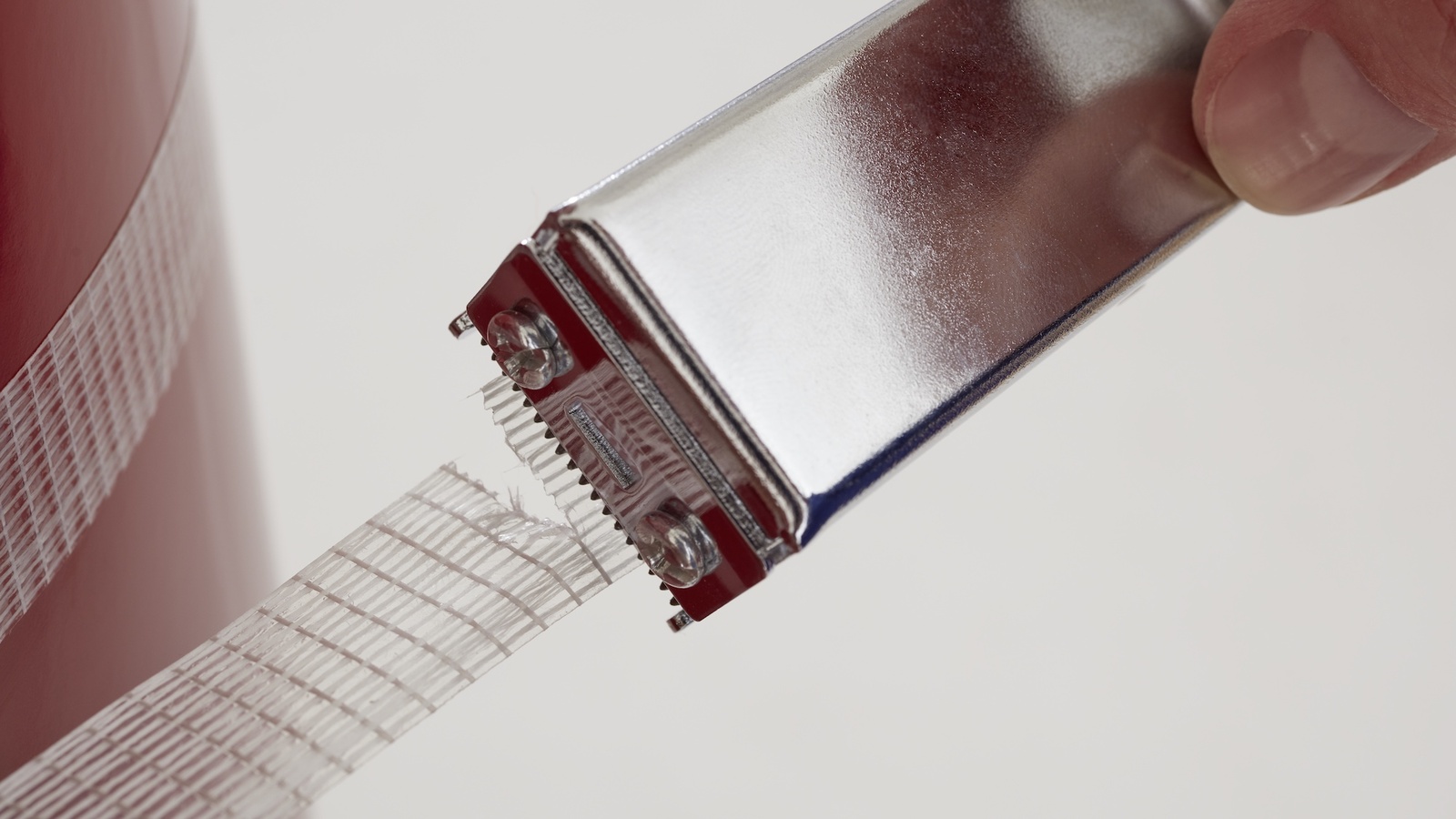 tesa-4591-general-purpose-cross-filament-tape-step4of5-ap-Screen